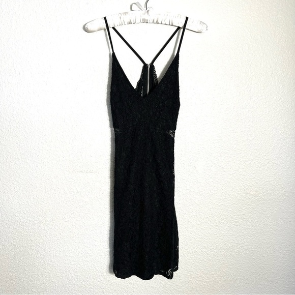 Lulus black lace mini‎ dress with side cutouts size small - Picture 1 of 9